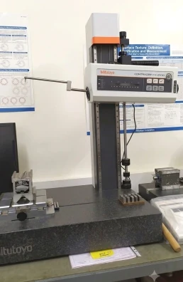 Form tracer used for precision component inspection